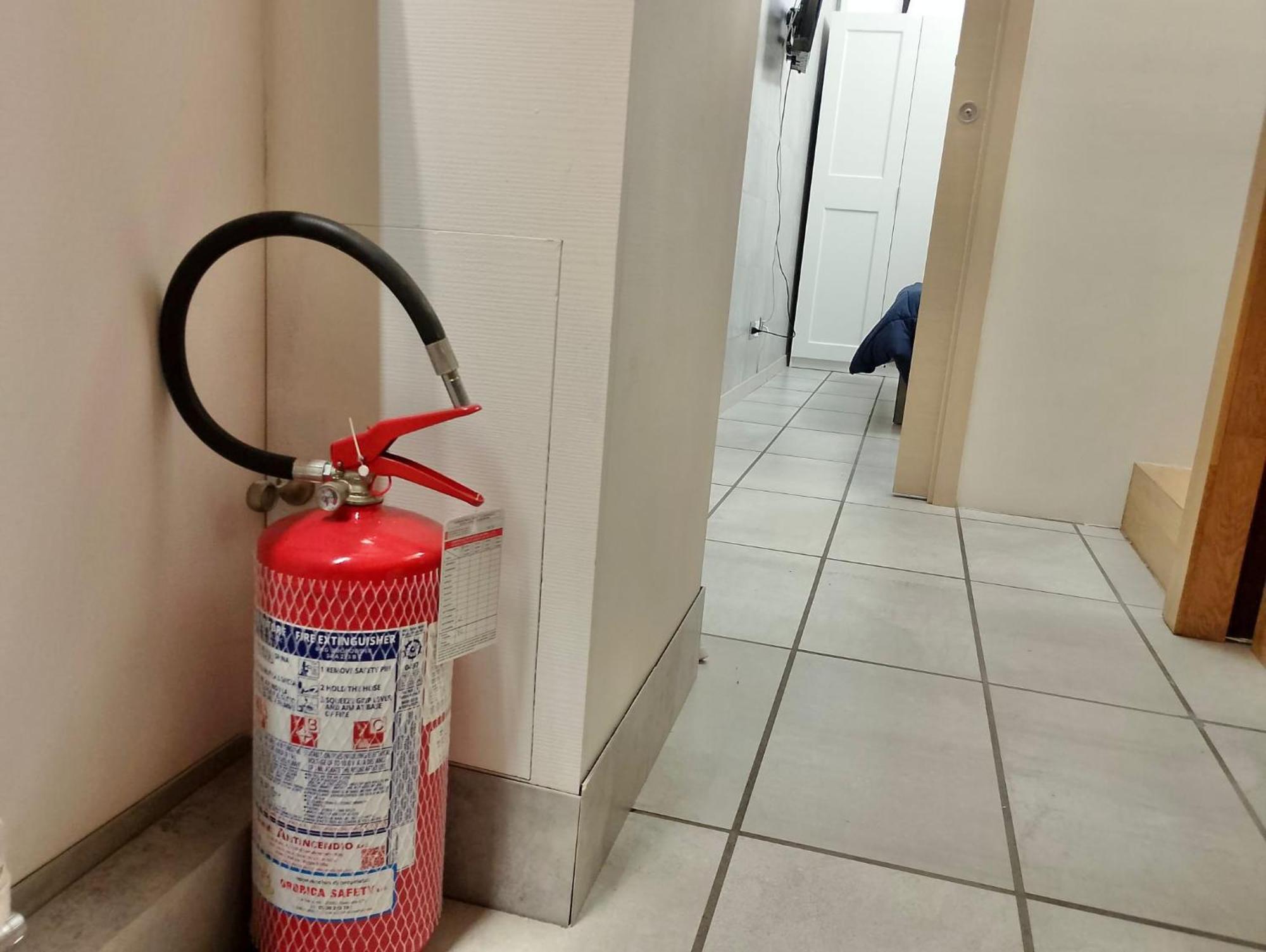 "R&P Apartment", Short Term Stay, Elegant Design, Bisceglie Metro Station, Easy For San Siro And Fiera Milano, Free Parking Exterior photo
